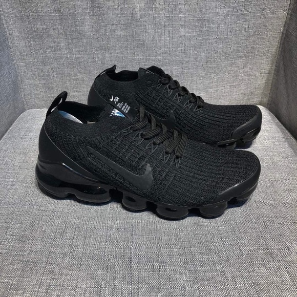 nike vapormax triple black womens